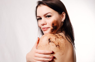 Domácí kávový peeling pro tvář a tělo
