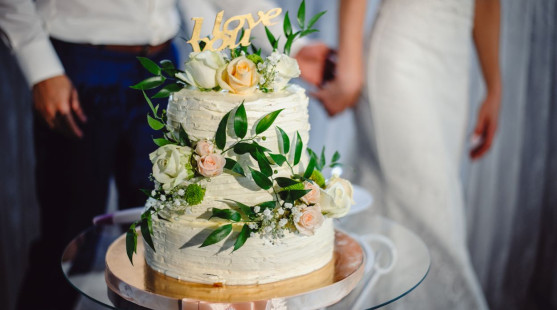 Barevný svatební dort: Vybrat červenou, zelenou nebo jinou barvu?